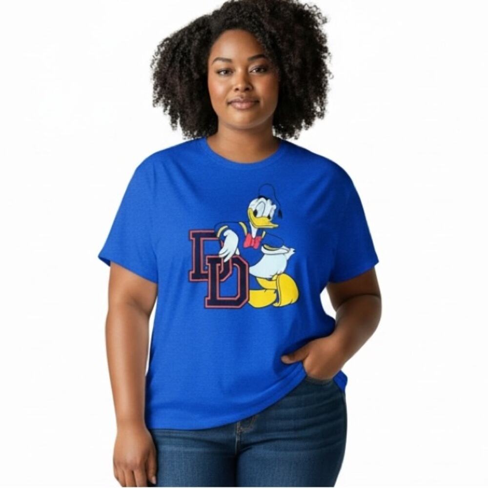 Donald Duck Disney Mickey and Friends Blue Tee Size L Blue